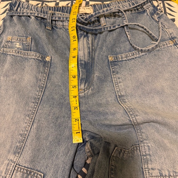 We The Free People CRVY Outlaw Wide Leg Jeans Denim Size Large Drizzle - Picture 12 of 16